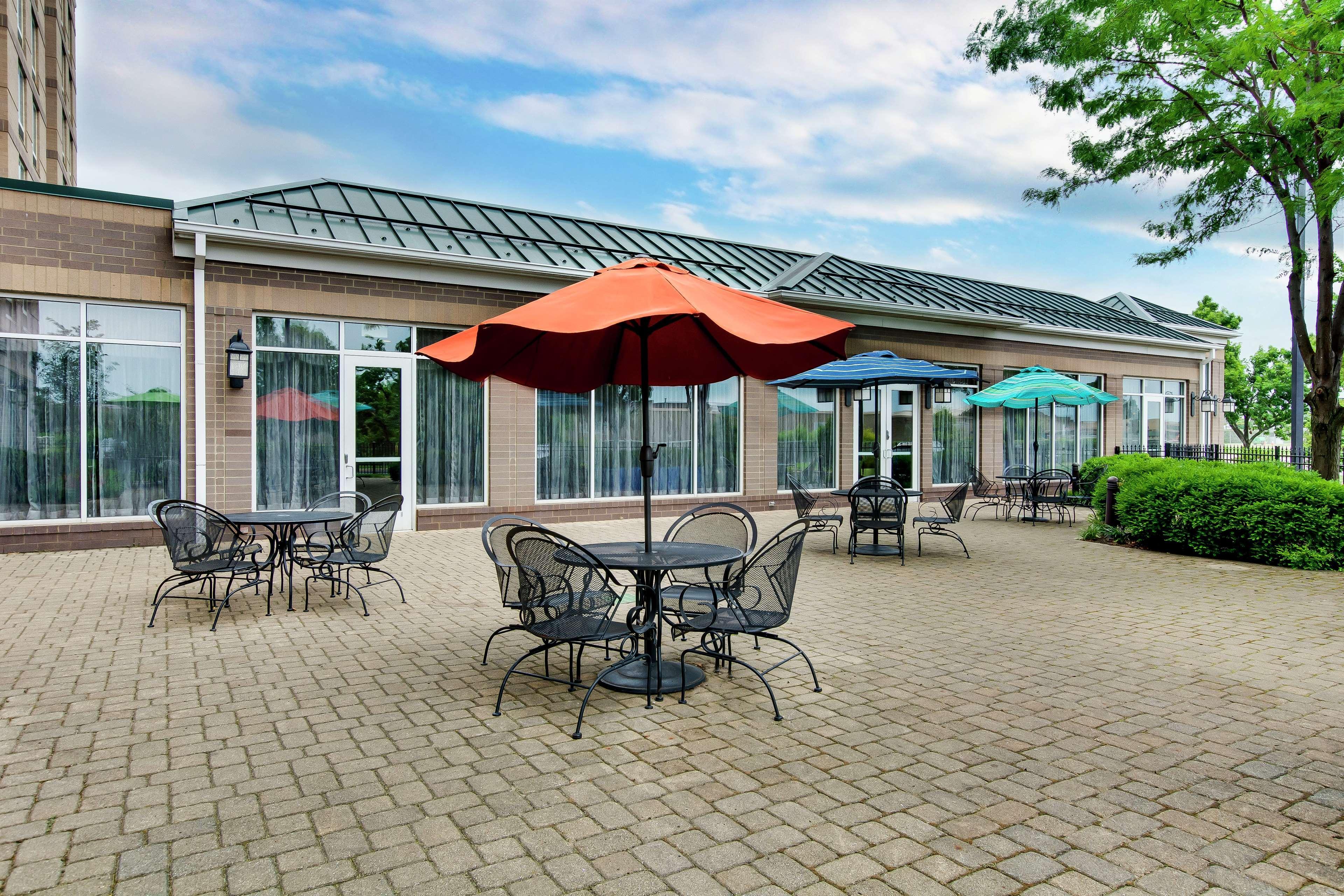Hilton Garden Airport Hotel 3*