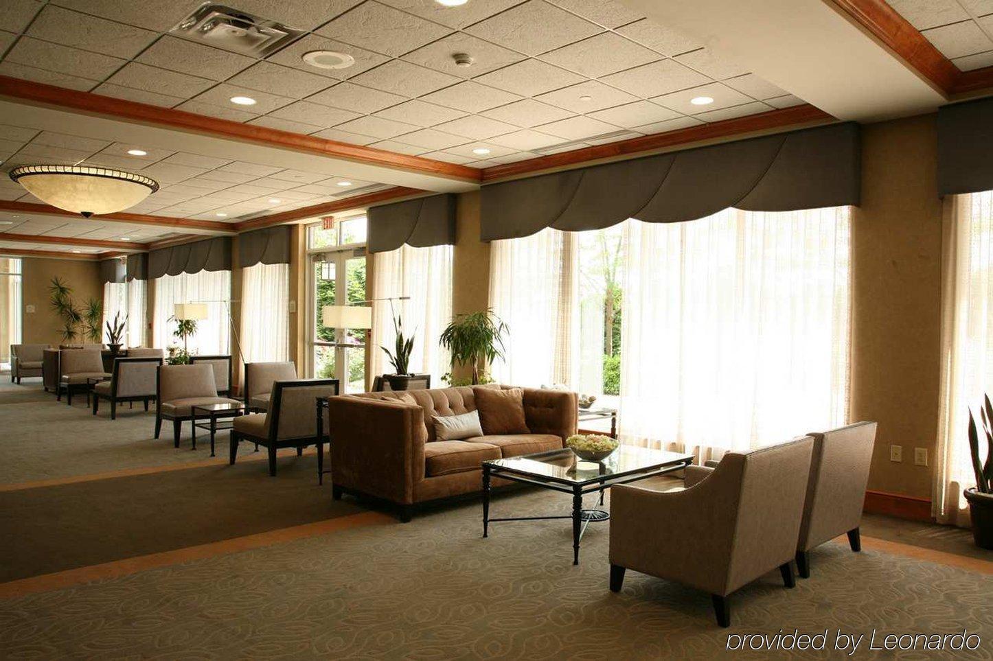 Hilton Garden Airport