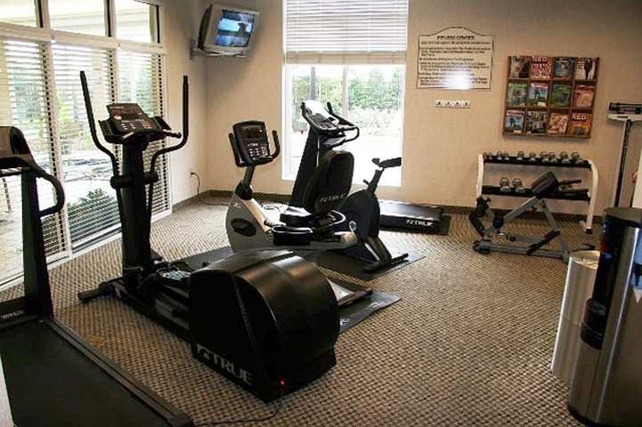 Hilton Garden Airport 3*