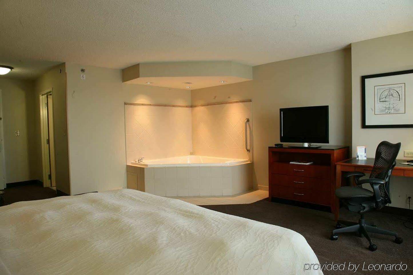 Hotel Hilton Garden Airport